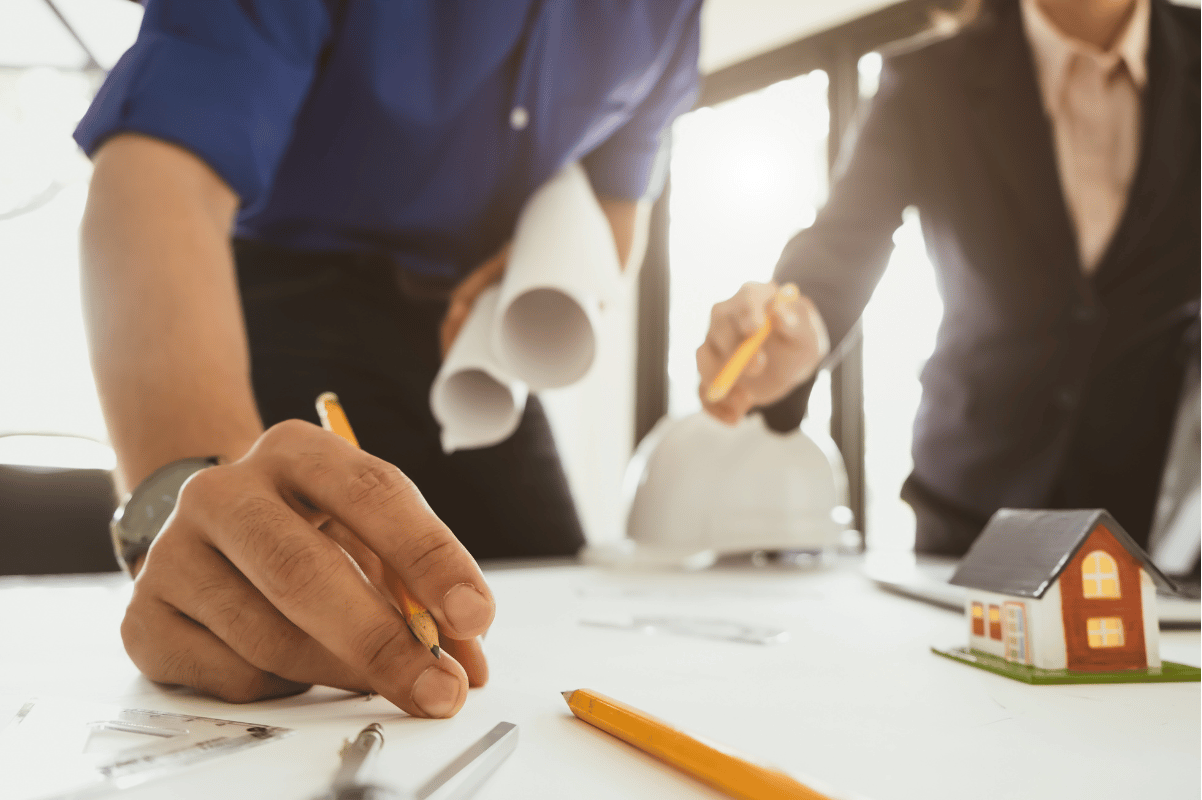 contractor meeting homeowner
